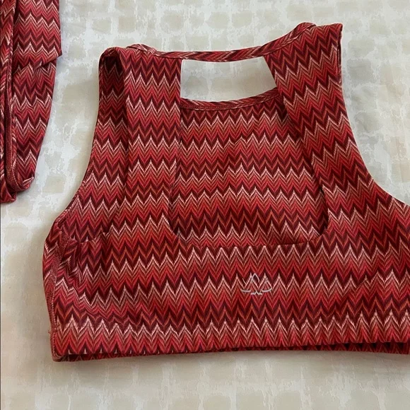 Burnt orange Zigzag Pattern Leggings and sports bra set - Picture 3 of 7